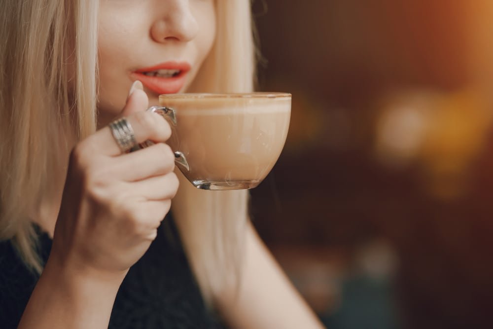 comment la caféine agit sur le cerveau