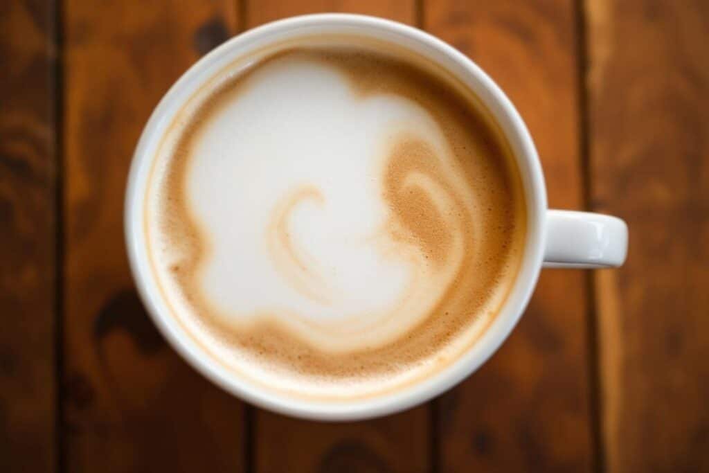 Comment faire un cappuccino : recette facile et astuces